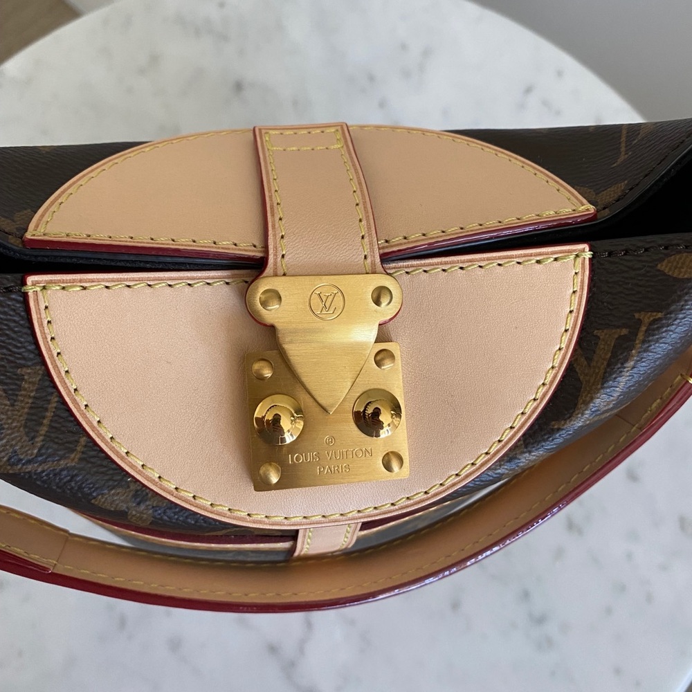 Louis Vuitton Duffle Bag - Picture 5 of 9